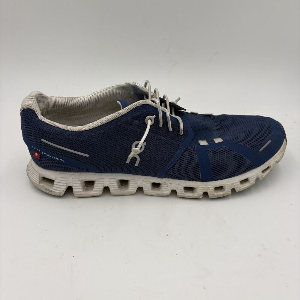 On Cloud Cloudflow Women's Size 10.5 Blue And White Running/Walking Sneakers